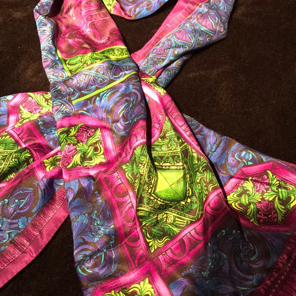 Adrienne vittadini silk scarf